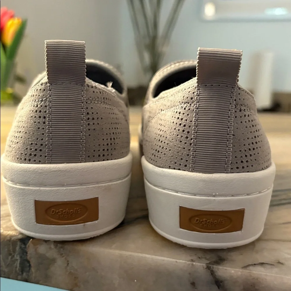 Dr Scholl’s Sneakers Slip ons 8.5 EUC GRAY WHITE